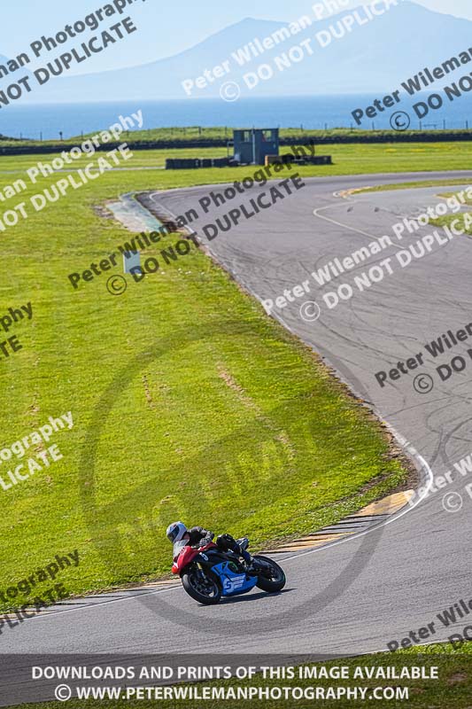 anglesey no limits trackday;anglesey photographs;anglesey trackday photographs;enduro digital images;event digital images;eventdigitalimages;no limits trackdays;peter wileman photography;racing digital images;trac mon;trackday digital images;trackday photos;ty croes